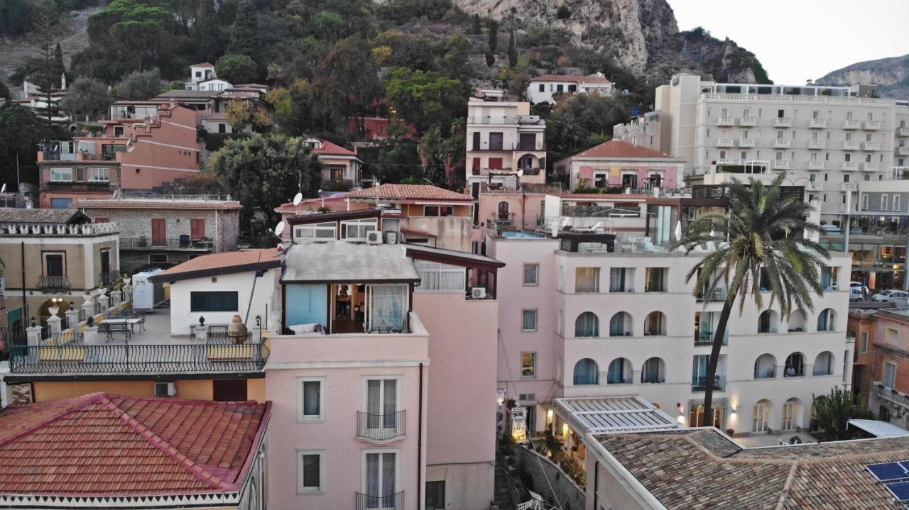 Le Chevalier Hotel